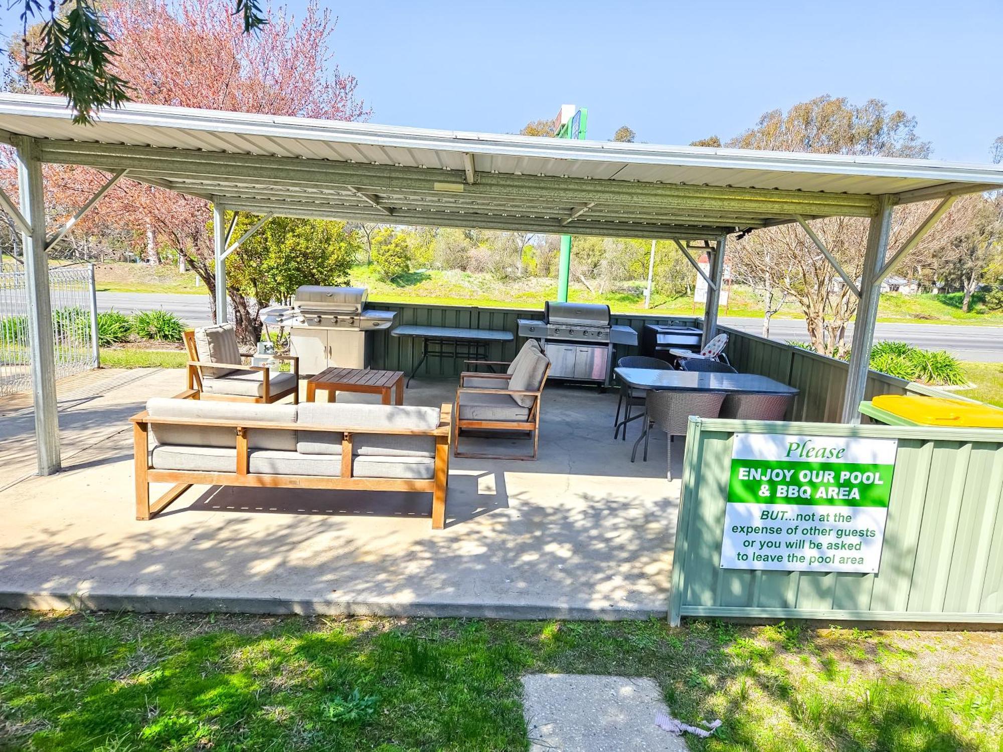Green Door Motel Lavington 외부 사진