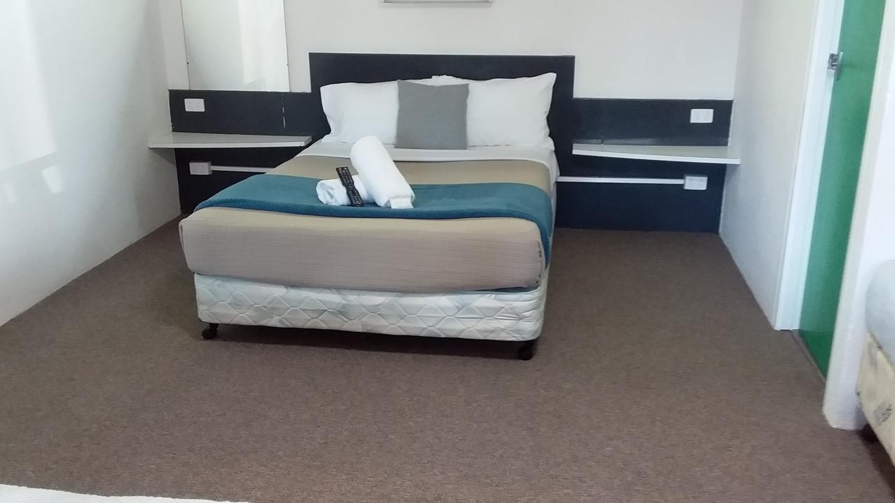 Green Door Motel Lavington 외부 사진