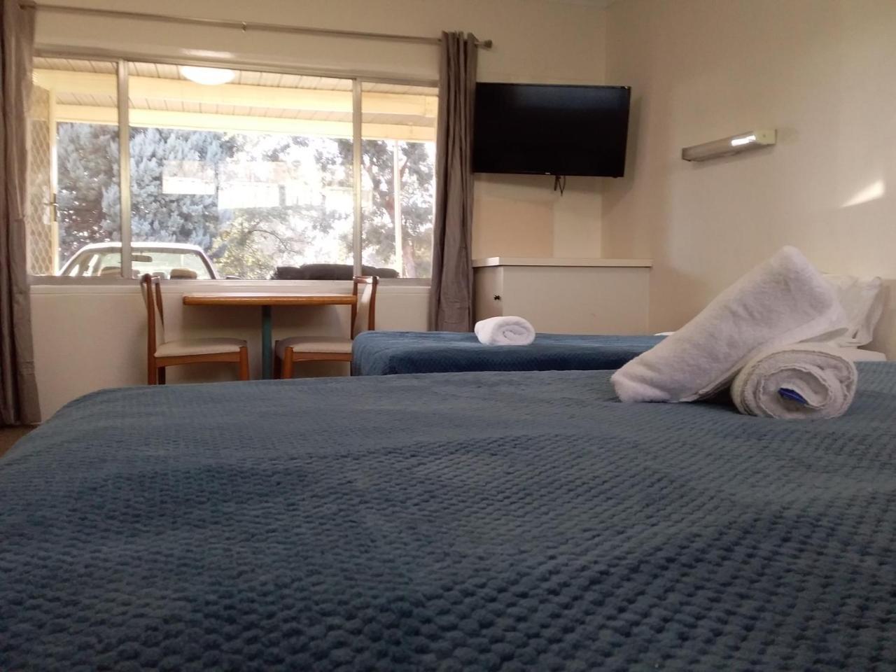 Green Door Motel Lavington 외부 사진